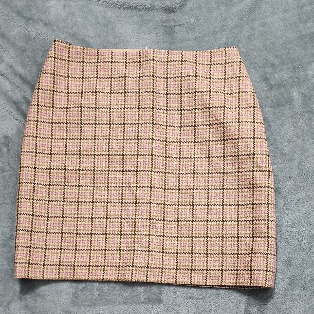 Ann Taylor Pink Pencil Mini Skirt 100% Wool Size 6